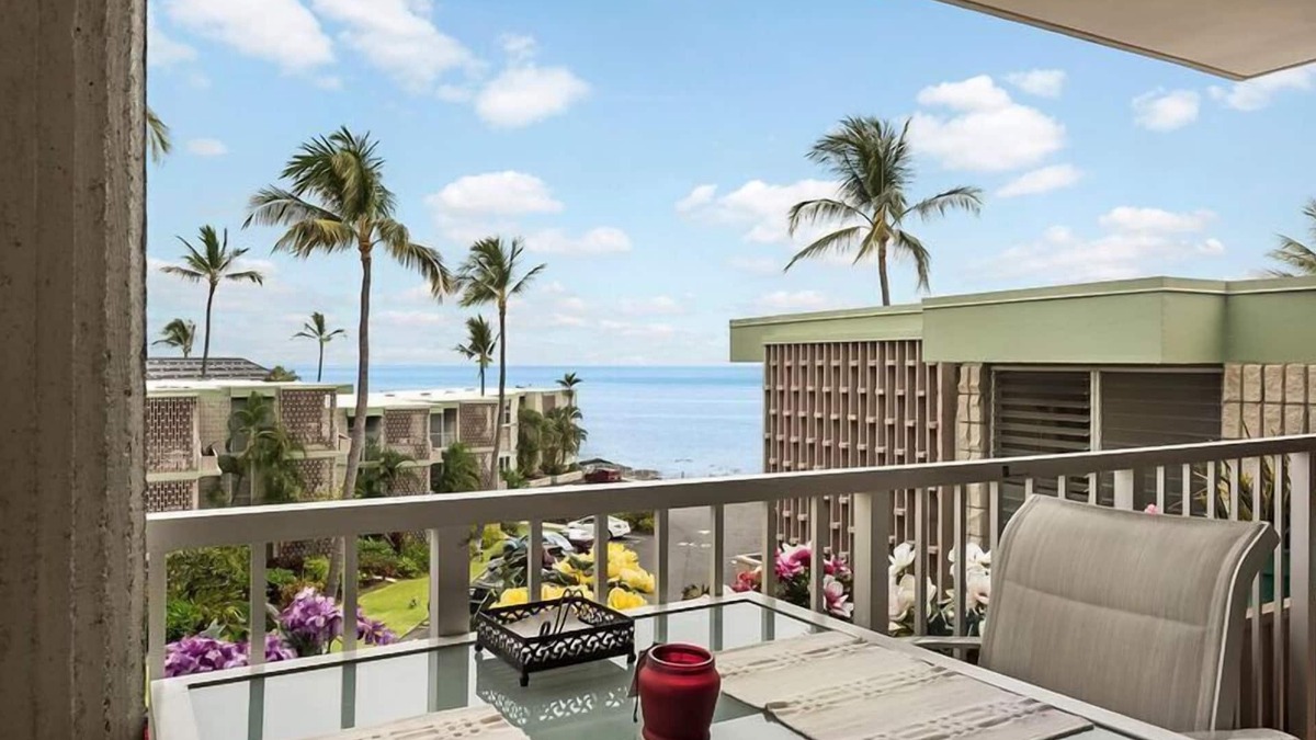 Kailua-Kona Condo | 🏖️Top Floor with Ocean Views| Convenient Location🏖️
