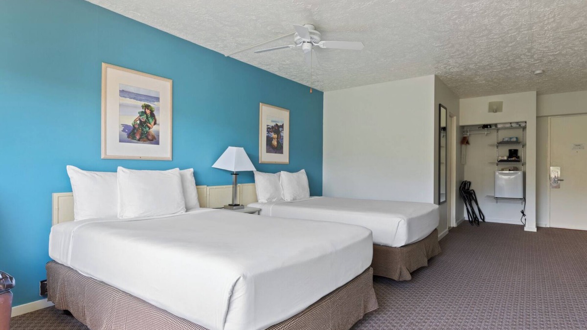 Kahului Hotel | Tropical Dream! Seaside Property, Outdoor Pool, Steps to Ho’aloha Park Beach!