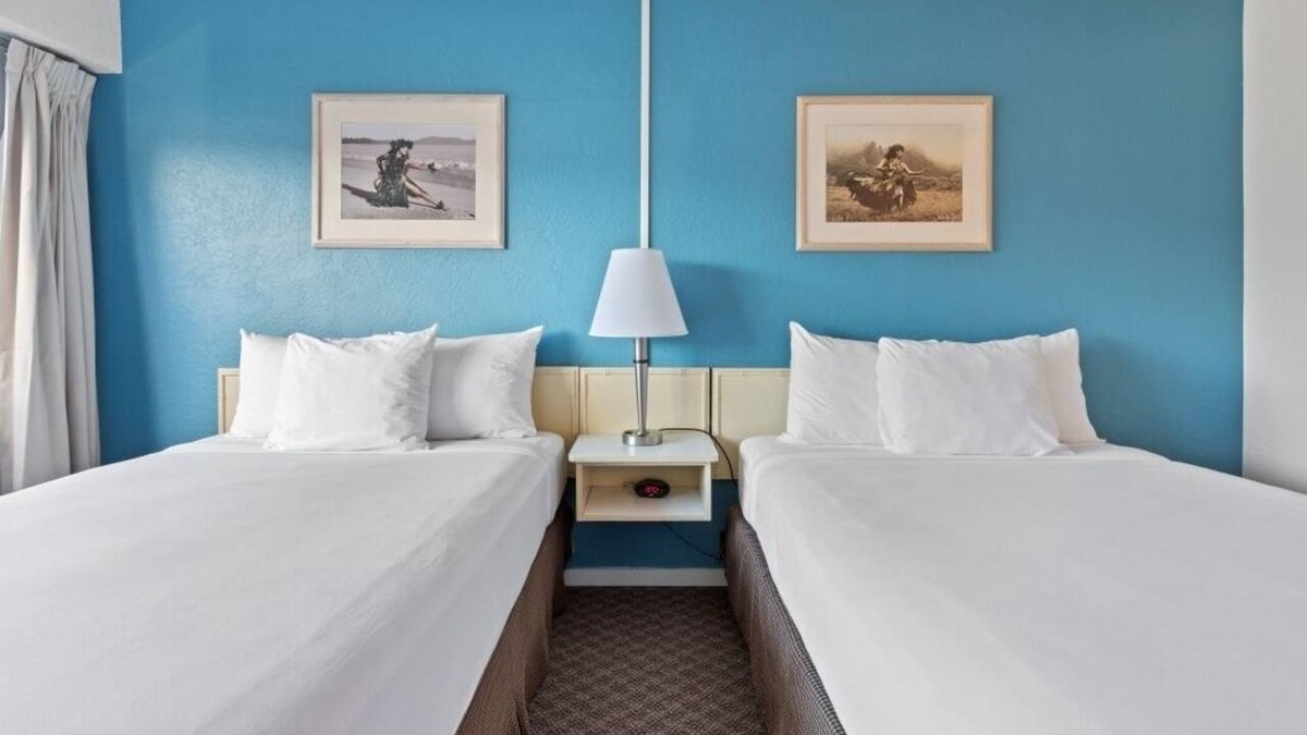 Kahului Hotel | Tropical Dream! Seaside Property, Outdoor Pool, Steps to Ho’aloha Park Beach!