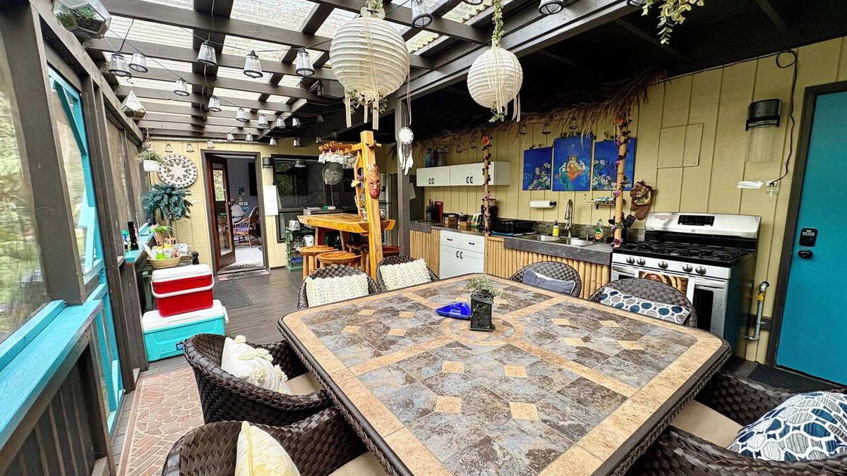 Kapoho House | Tropical Getaway! Jungle Stay! Central Spot for Volcanos & Black Sand Beaches!