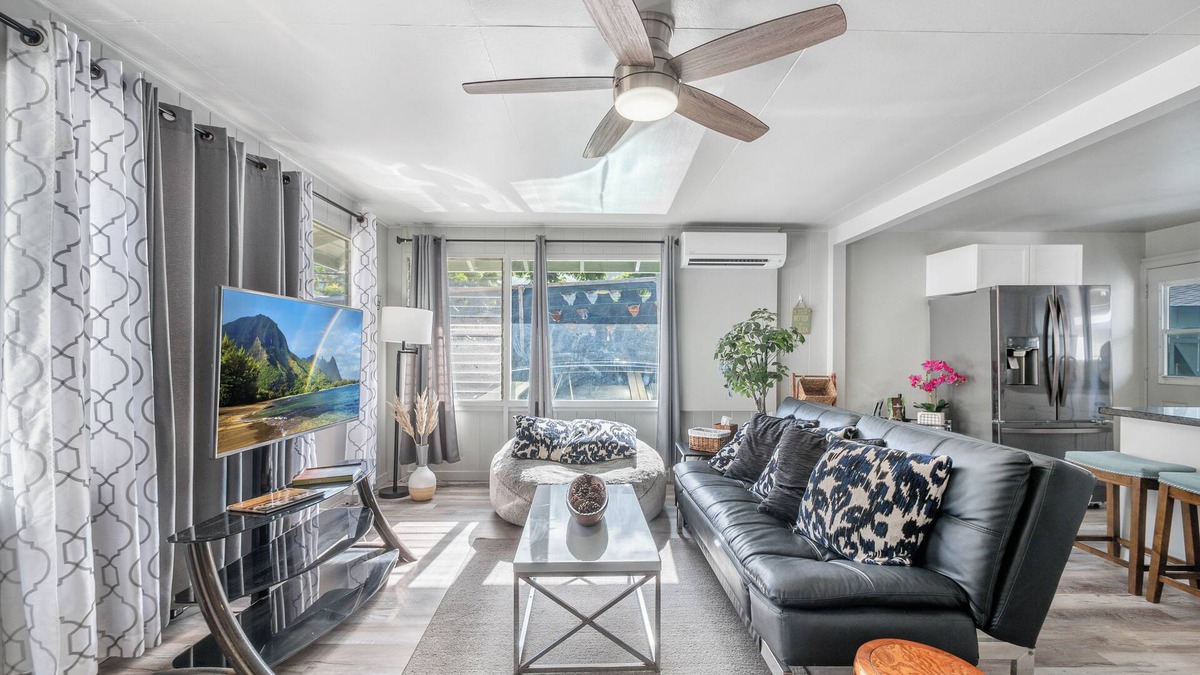 Keolu Hills House | Tropical Haven: 3BR Sanctuary Between Two Famous Beaches