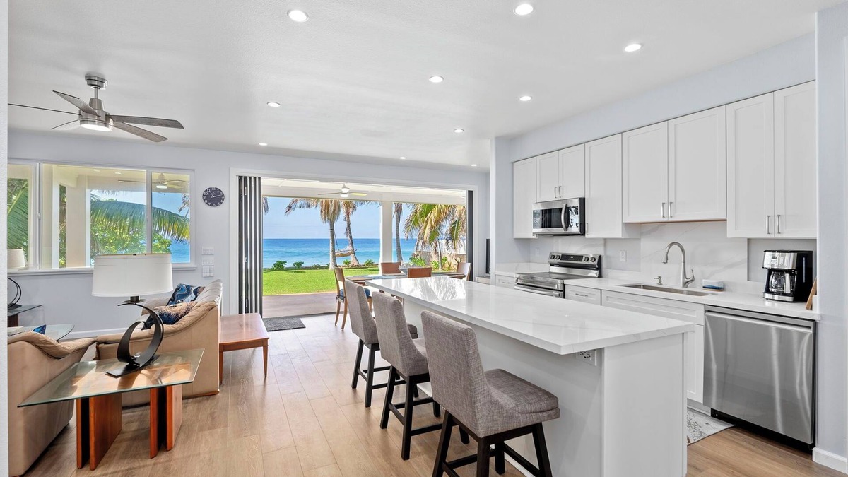 Waianae House | Tropical Oceanfront Paradise