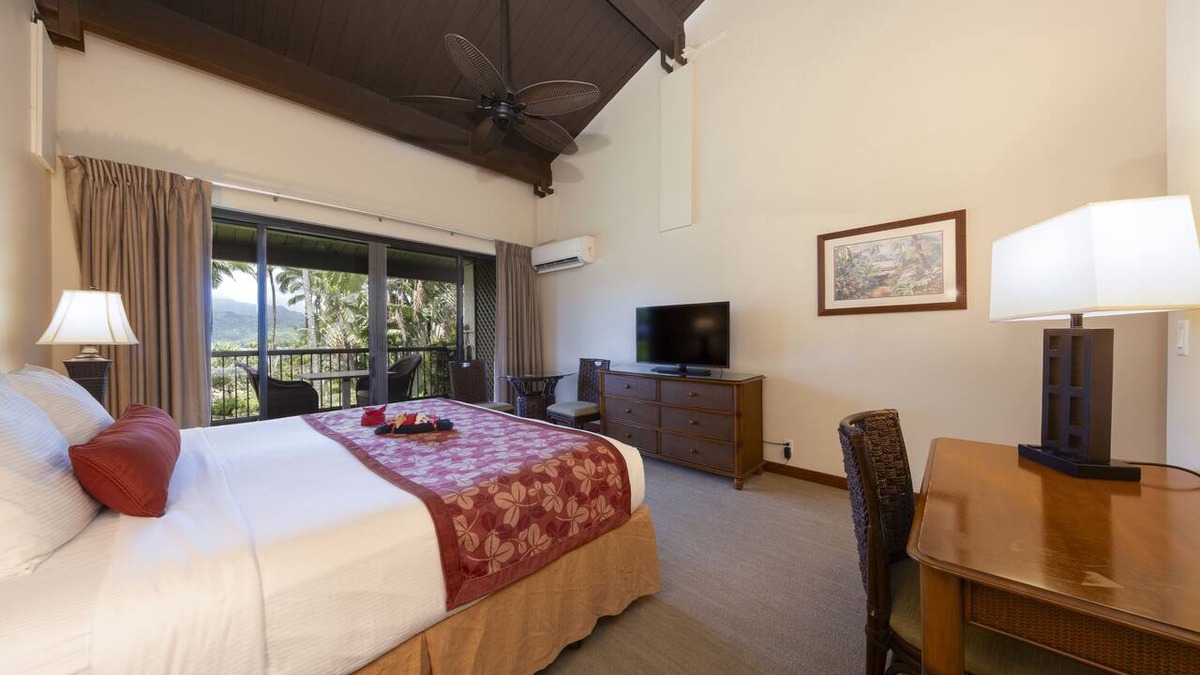 Princeville Hotel | Tropical Paradise #1 Best Value Resort on Kauai! Full Kitchen, Swimming Pool!