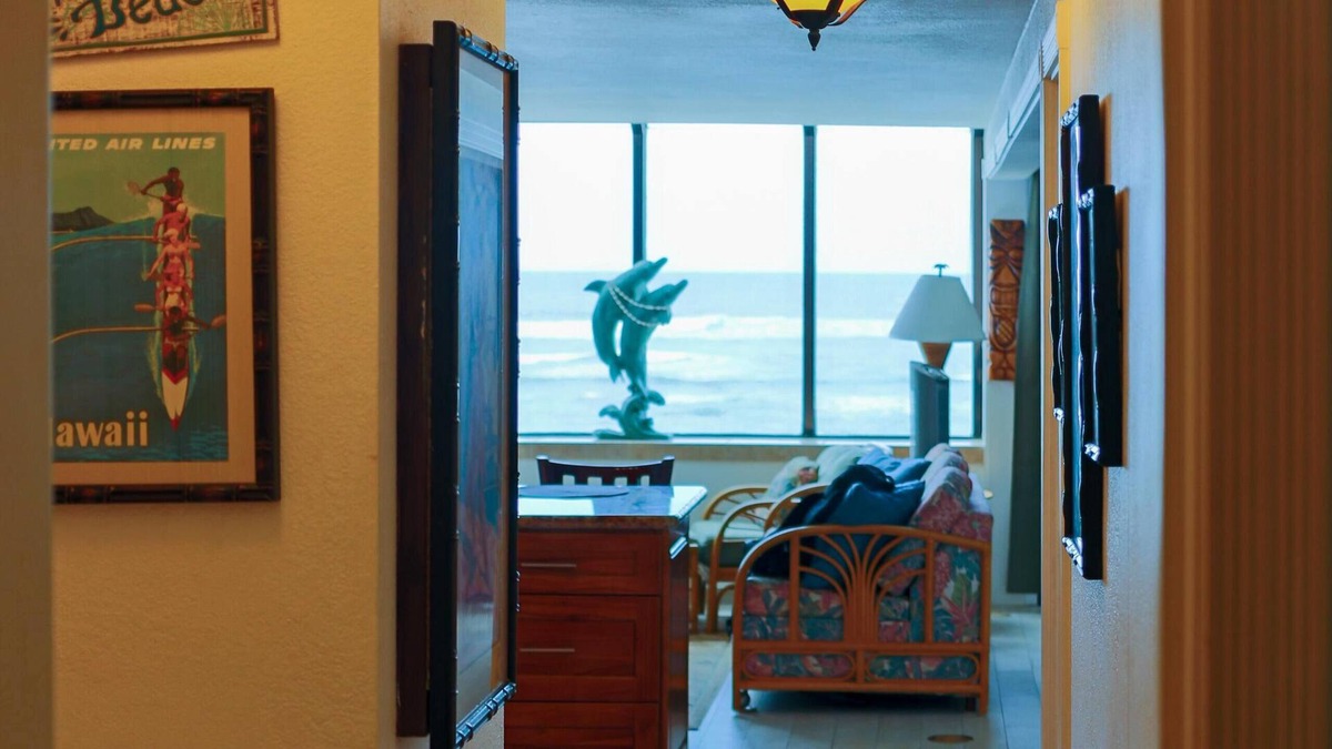 Mokuleia Condo | Two Bedroom Ocean Front Condo in Waialua. Awesome 180 degree view of the ocean.