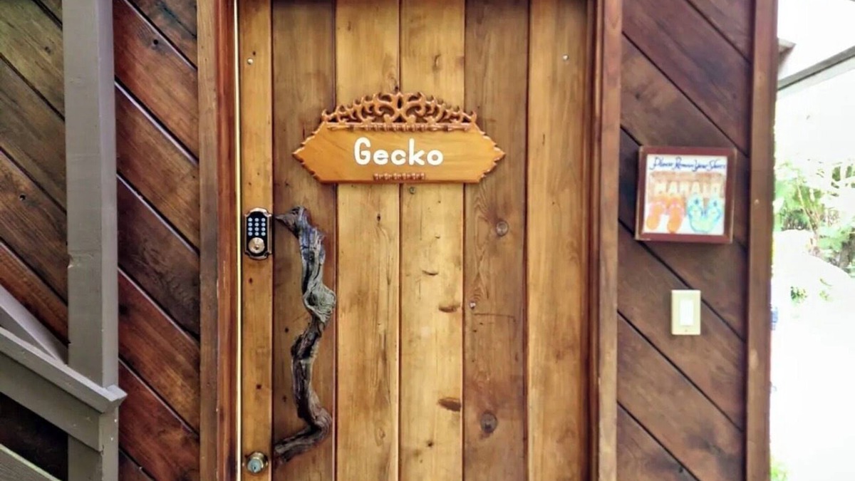 Volcano Cabin | Two private cabins in Volcano, Hawaii perfect for a relaxing getaway.