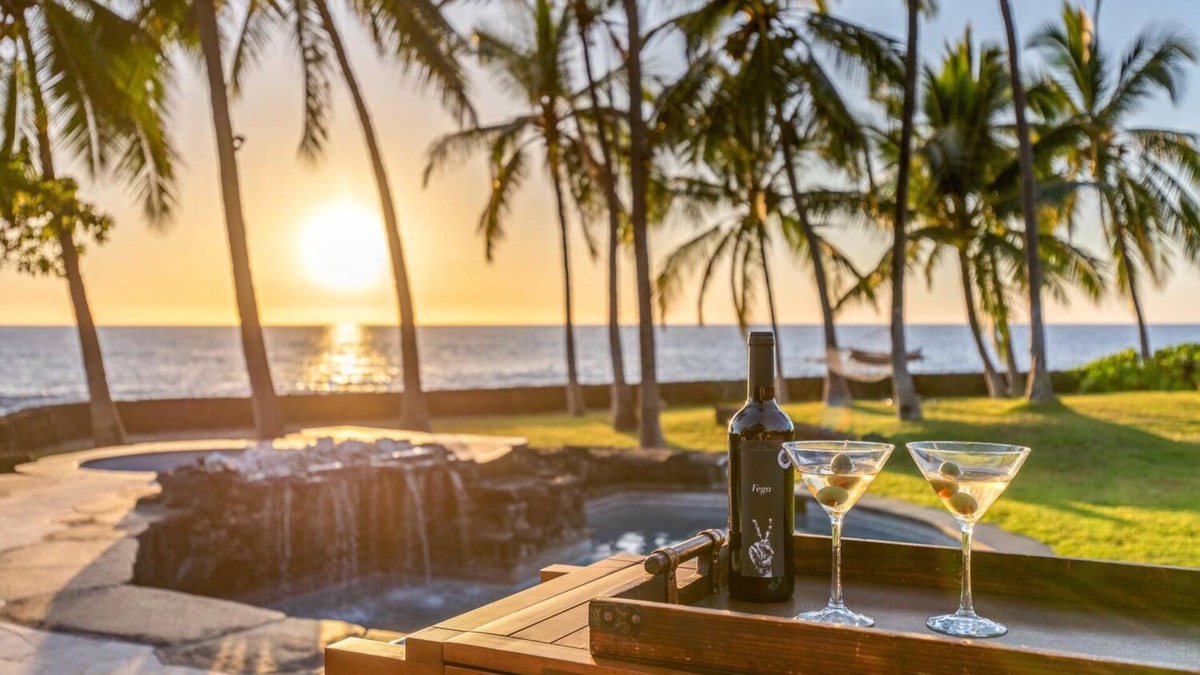 Kailua-Kona Villa | Ultra private oceanfront gated compound with pool & spa just minutes from town.