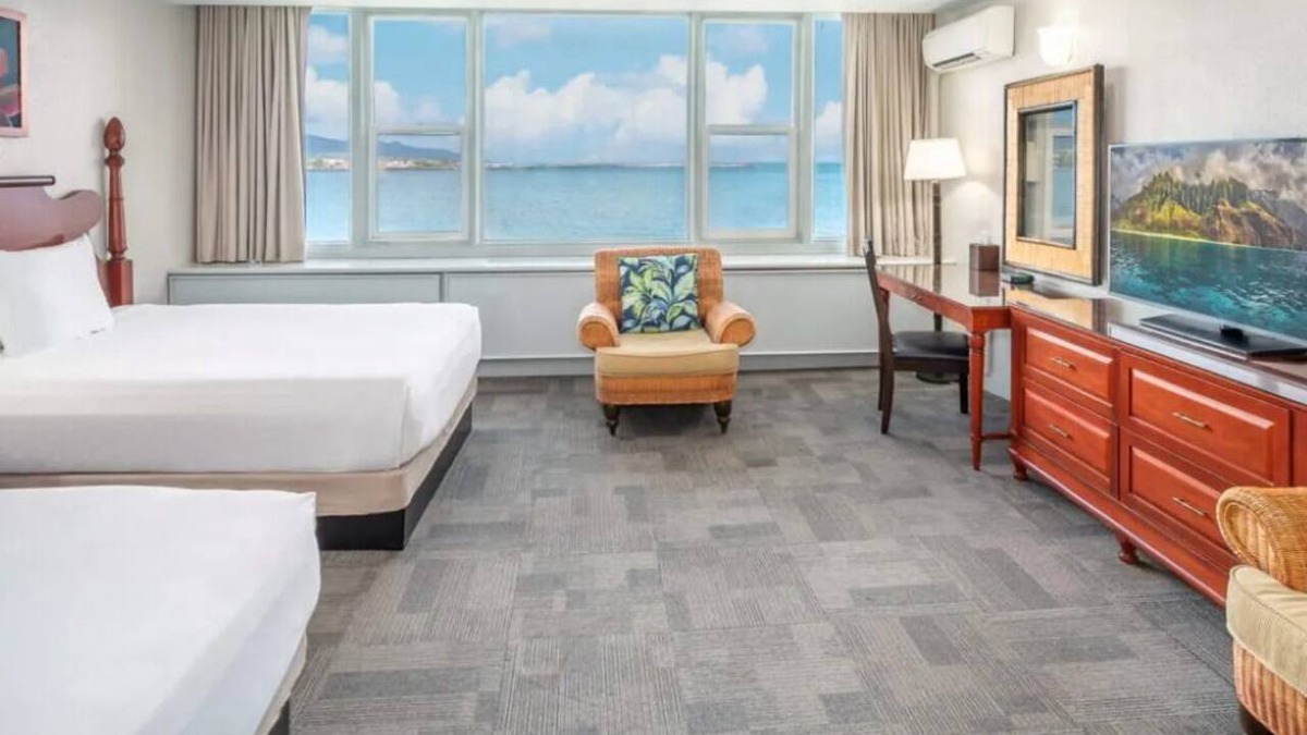 Kahului Hotel | Unwind, Recharge & Explore | 3 Oceanfront Units | Outdoor Pool | Pets Allowed