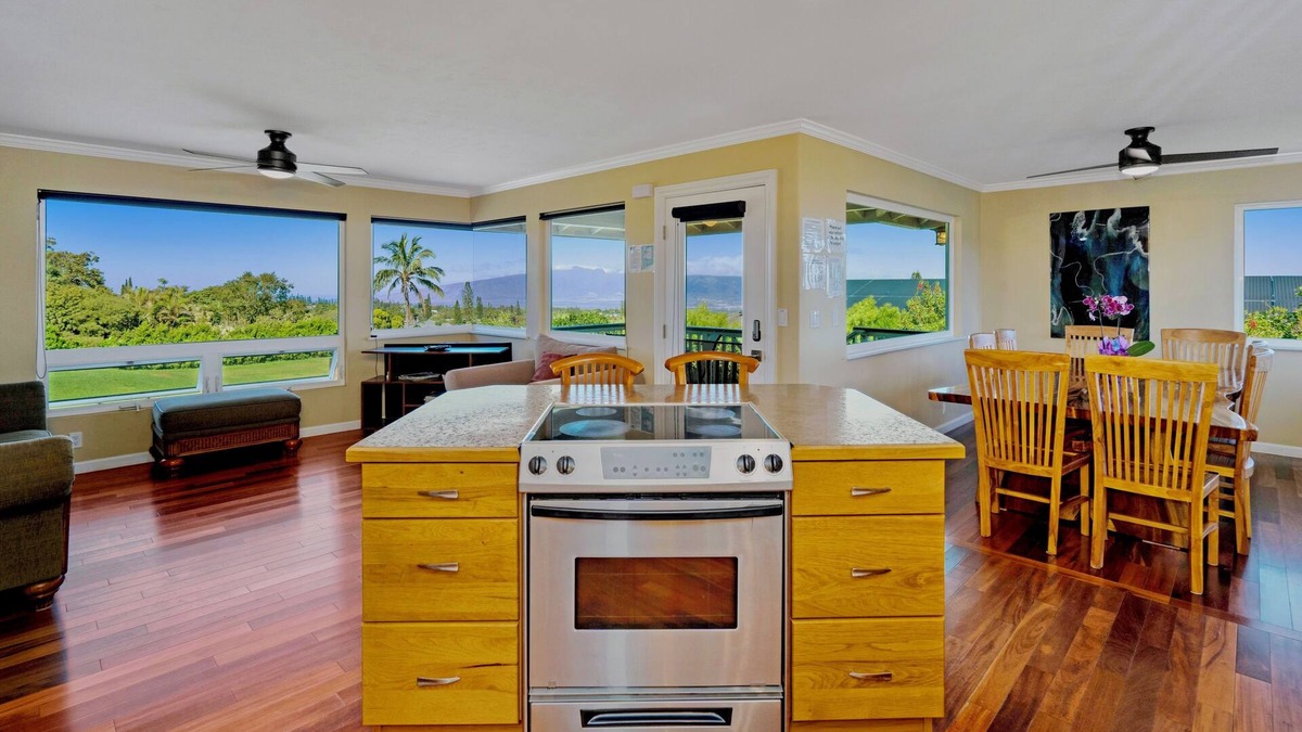 Makawao House | Upcountry Short Term Rental Home with Ocean and Mt Views, Close to Makawao Town.