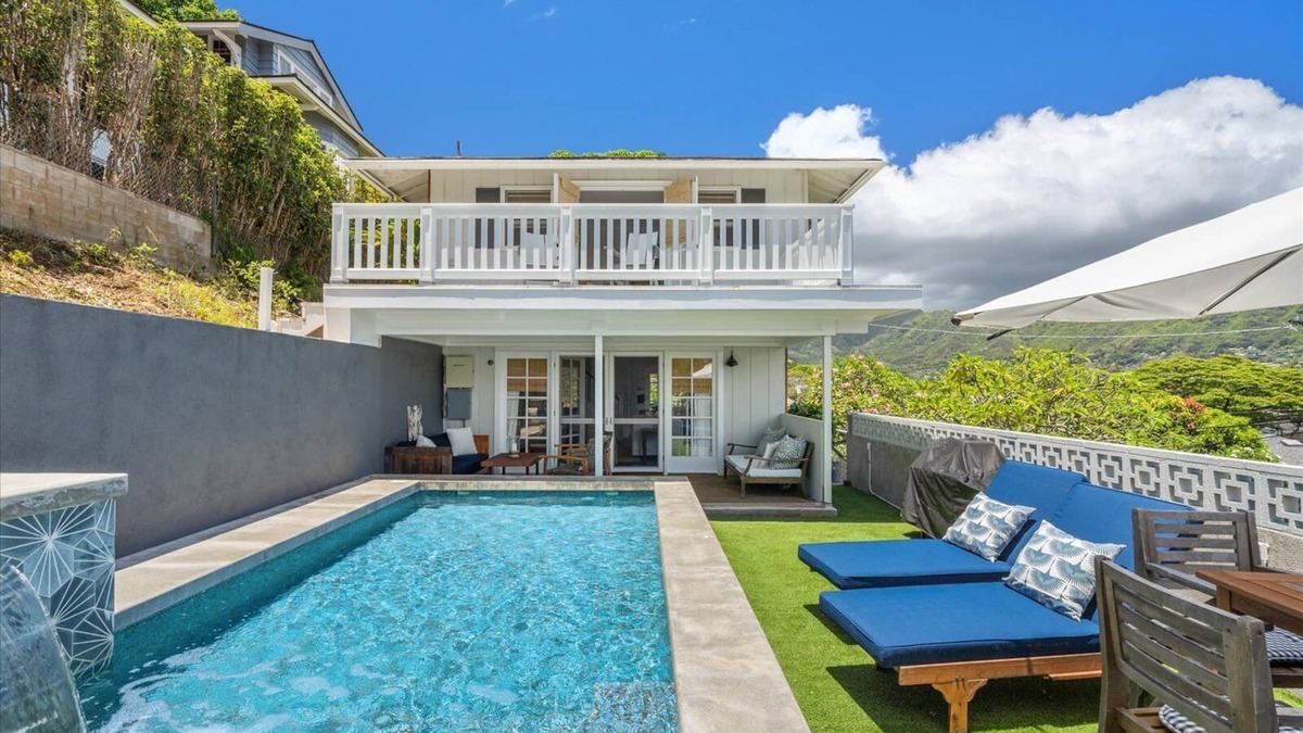 Manoa House | Updated Manoa Home with Spool - Walk to UH