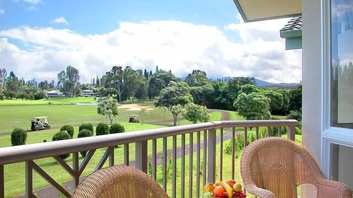 Princeville Condo | Villas Of Kamalii 7 Overlook lush greens & fairways of Makai Golf Course