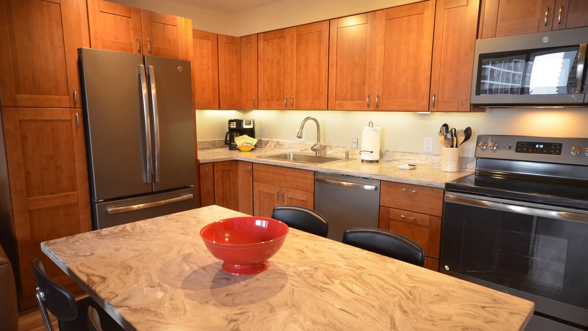 Waikiki Apartment | Waikiki Banyan 912 Your Luxurious Escape to Paradise