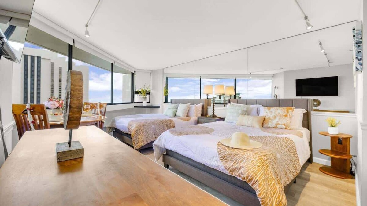 Ala Moana Condo | Waikiki Forever Ocean Views, Free Parking & Pool