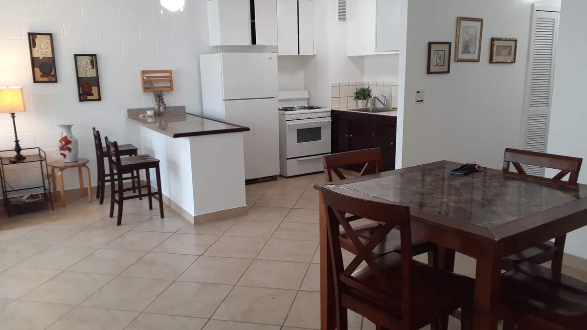 Waikiki Apartment | ~Waikiki~ LOWEST RATES IN AREA ~ 1 Bedroom ~ Fully Furn ~ Blocks to Beach ~