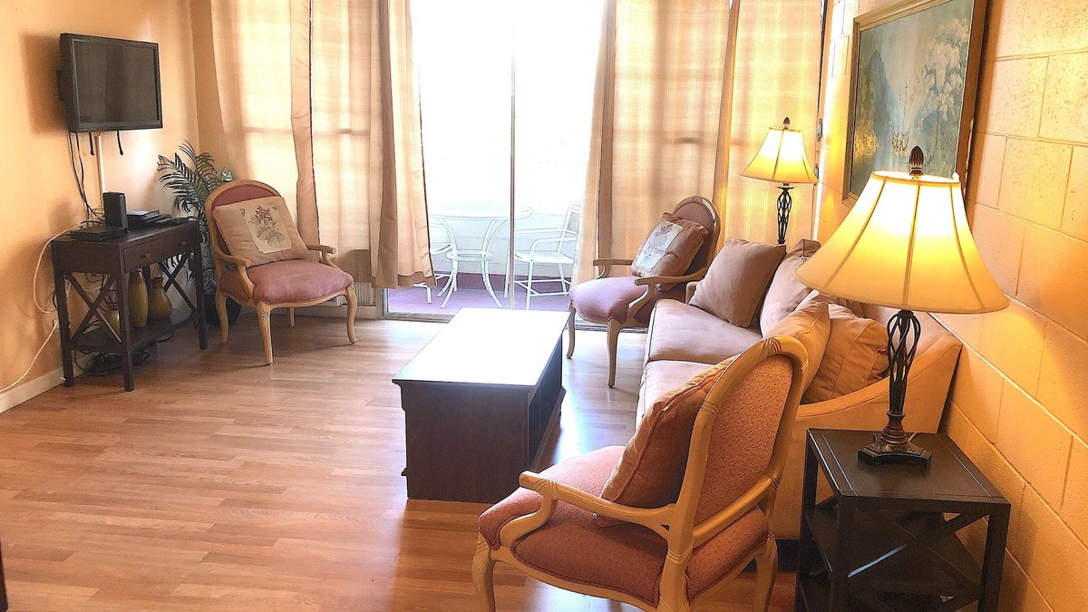 Waikiki Apartment | ~Waikiki~ LOWEST RATES IN AREA ~ 1 Bedroom ~ Fully Furn ~ Blocks to Beach ~