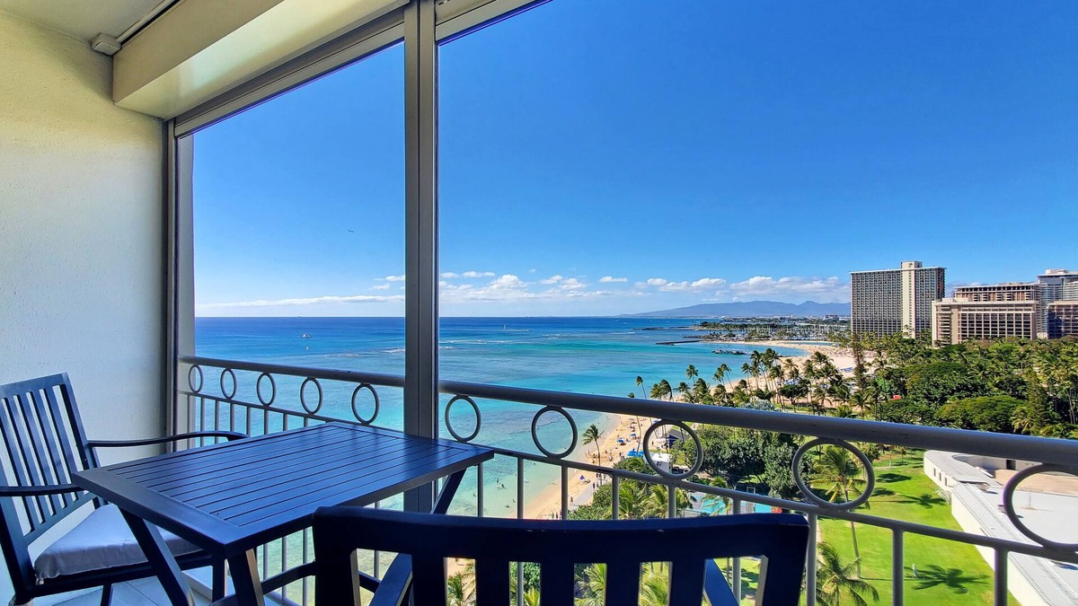 Waikiki Apartment | Waikiki Shore - Beachfront