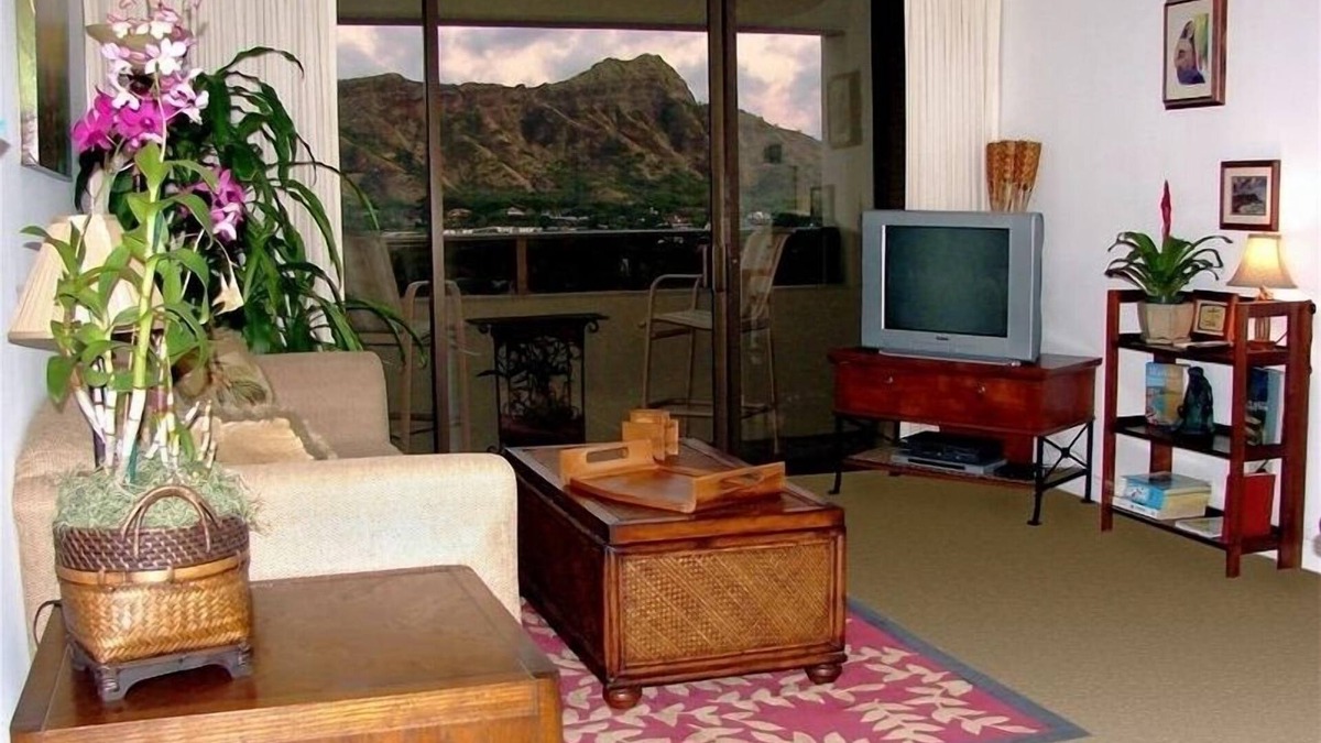 Waikiki Condo | Waikiki Sunset 2BR - DIRECT Diamond Head View!