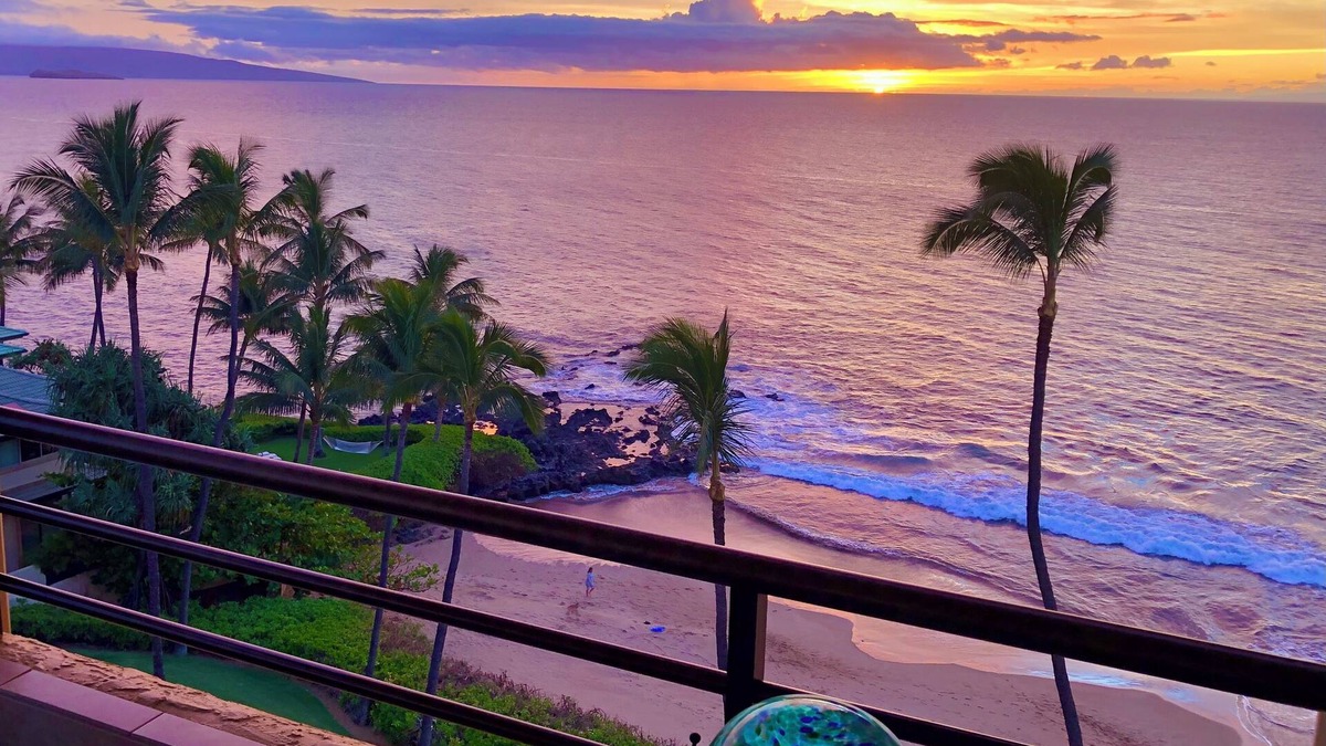 Wailea Condo | Wailea Oceanfront:"Sunsational" Condo, Surf & Sandy Beach steps away: Views!