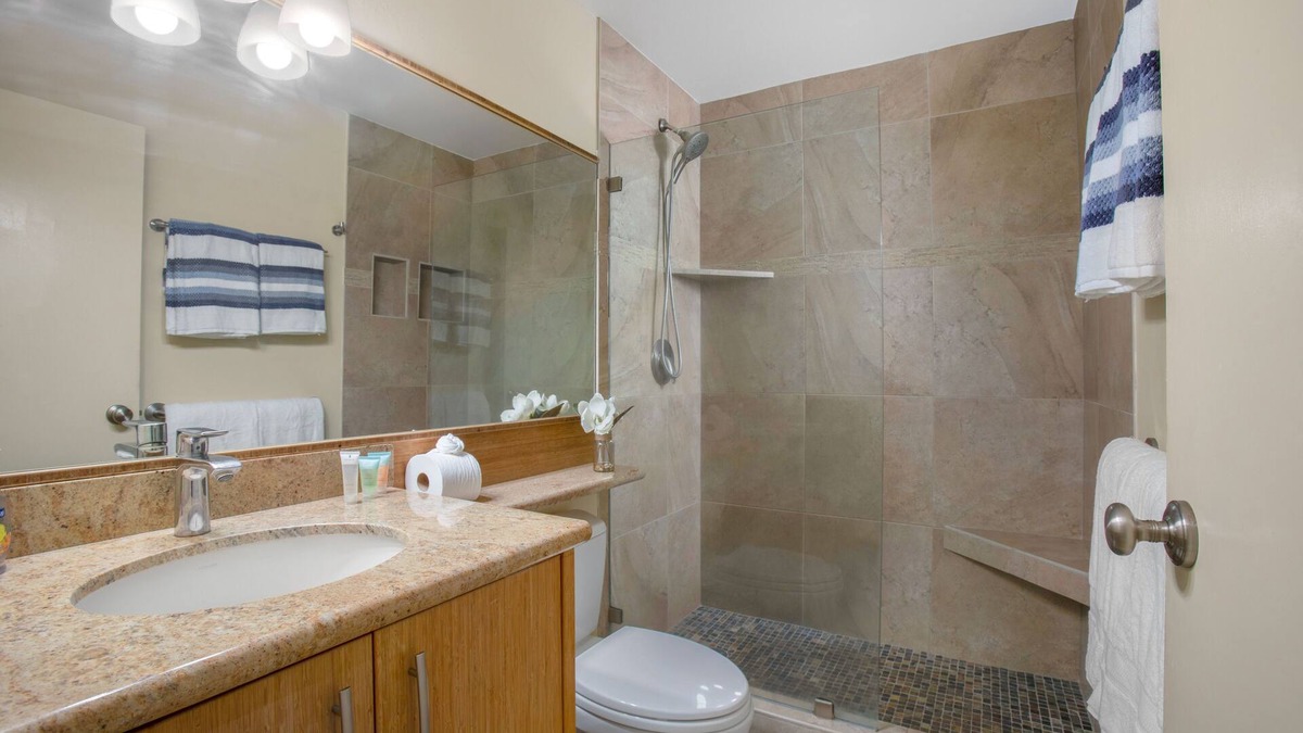 Kihei Apartment | Waiohuli Beach Hale Ocean View Condos with Parking