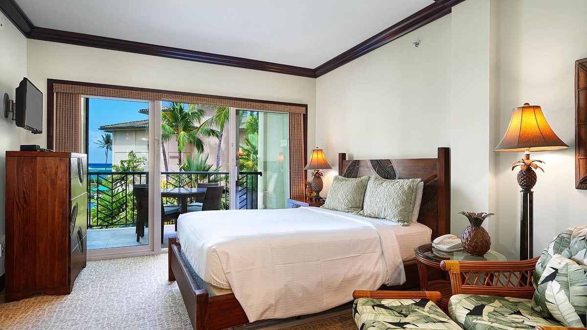 Wailua Condo | Waipouli Beach Resort Partial Ocean 2 BD 3 BA