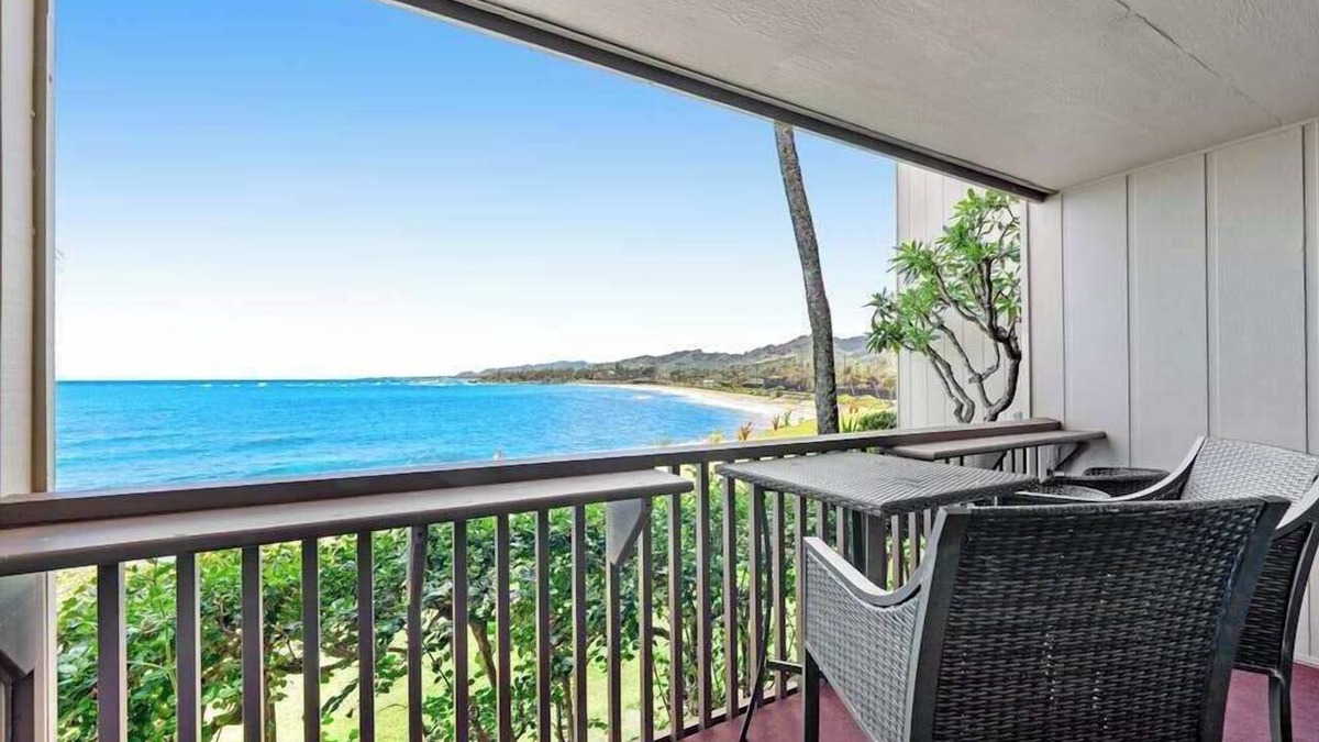 Wailua House Lots Condo | Wake to Coconut Coast Views in an Oceanfront Home with Pool