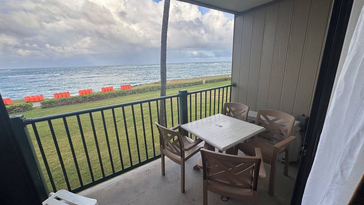 Kapaa Condo | Wake up to the sunrise from your balcony - Oceanfront 1 BR condo Pono Kai Kapa'a