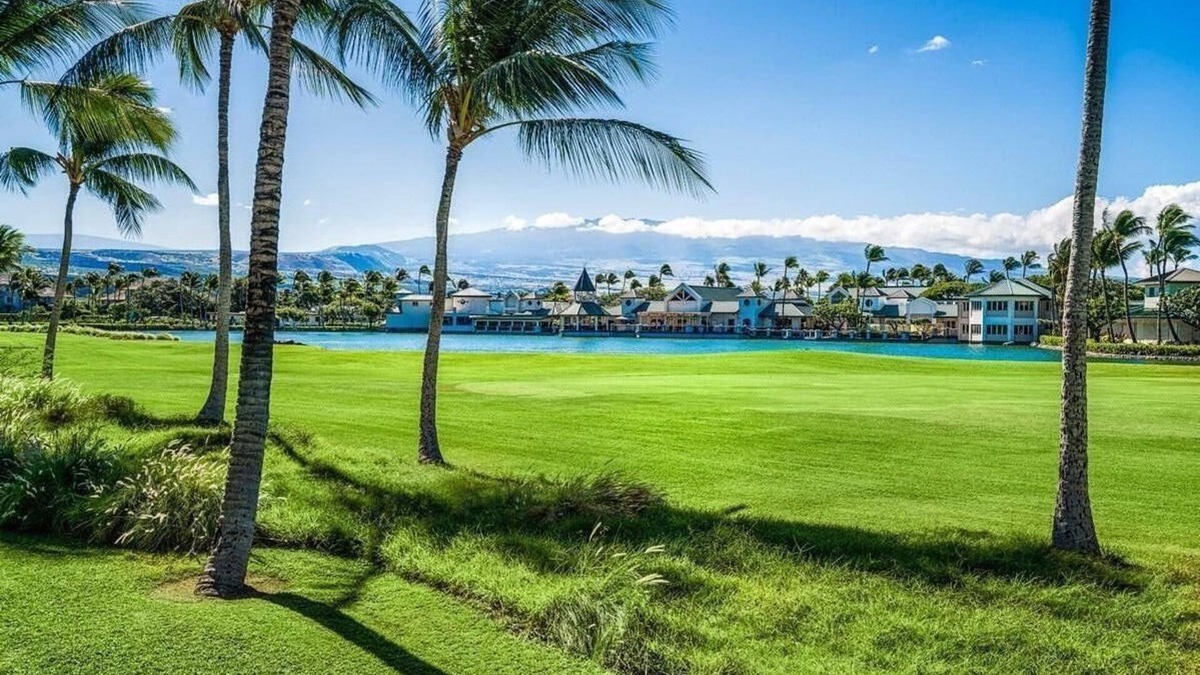 Waikoloa Condo | Walk to beach, shops, and restaurants-views of volcanoes and beautiful sunsets