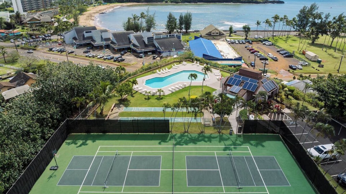 Nawiliwili Apartment | Walk to Kalapaki Beach – Ocean Fun | 2BR Unit with Kitchen | Free Parking