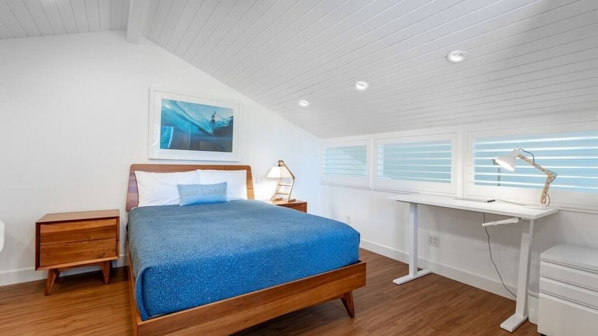 Kahuku Apartment | Walk to the beach! North Shore Surf House
