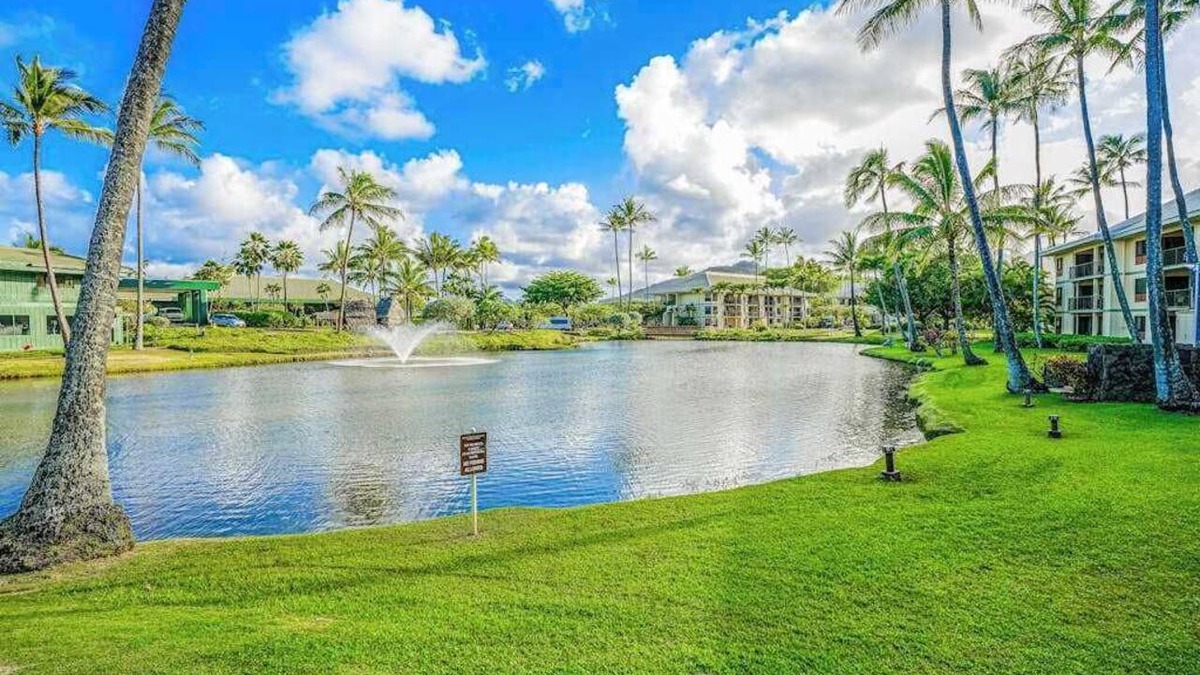 Hanamaulu Condo | Water-View 3rd-Floor Lihue Condo with Pool, Steps to Beach