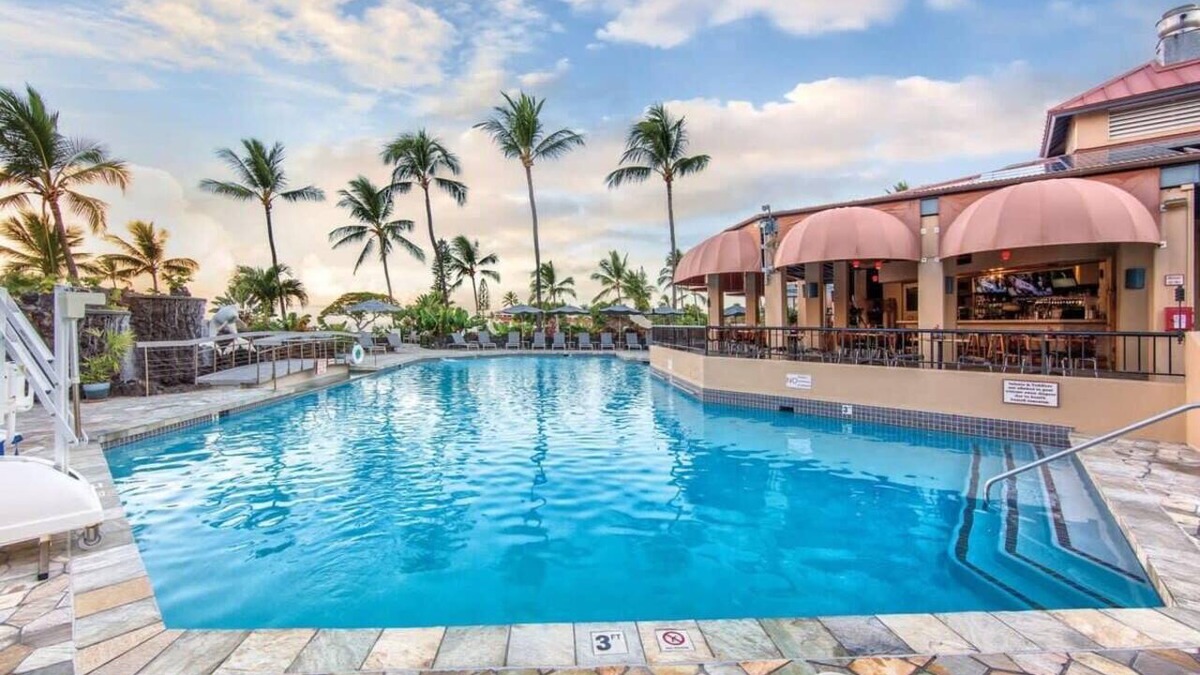 Kahaluu-Keauhou Condo | Wyndham Kona Coast Resort|1BR/1BA King Balc Suite