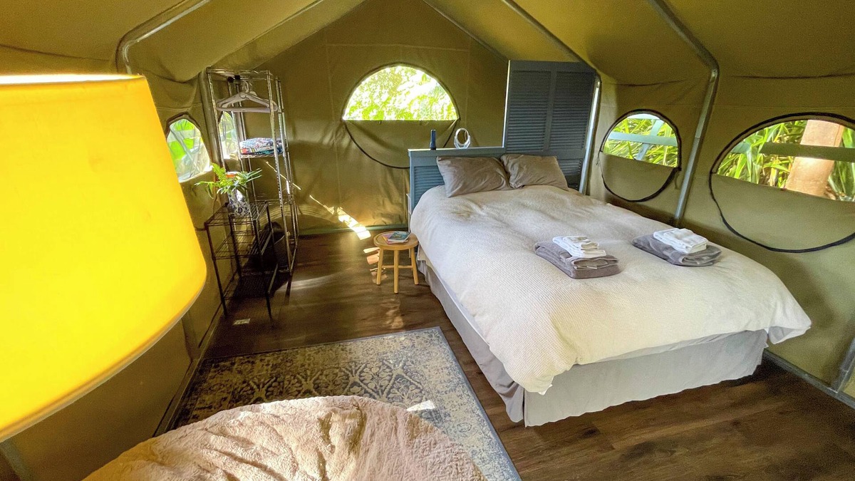 Kealakekua Cabin | Your adobe among the trees