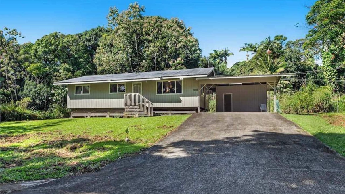 Papaikou House | Your Lush Hilo-Side Escape to Slow Down & Relax