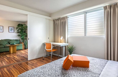 McCully - Moiliili Hotel | 09 FREE Parking/10 min beach/2br-Waikiki/Ala Moana