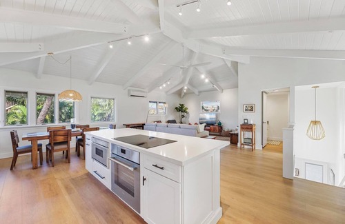 Historic Lahaina Front Street House | 2-bedroom, 2.5-bath Townhome Lahaina Basecamp, Surf, Pools & Family Chill