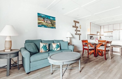 Nawiliwili Apartment | 2 Bedroom Condo w/Full Kitchen | Onsite Outdoor Pool | Near Nawiliwili Park