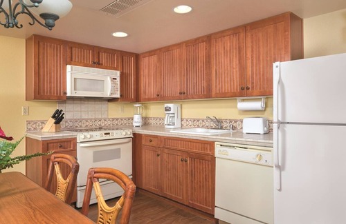 Wailua Resort | 2 Bedroom Oceanfront Kapa'a Suite
