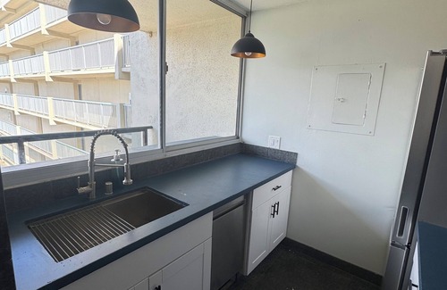 Waikiki Condo | 21FL Studio Condo in the heart of Waikiki with free parking