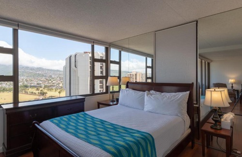 Waikiki Apartment | 21st Floor Condo With View of Ko'olau Mountains and the Ala Wai Canal condo