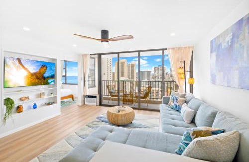 Waikiki Apartment | 25th Floor Ocean View, Steps to Waikiki Beach, Free Parking