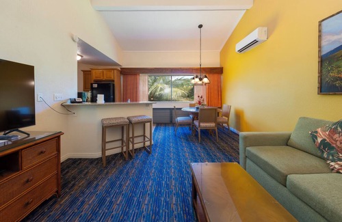 Princeville Hotel | 2BR Cottage w/Full Kitchen + Lanai, Pool & Jacuzz Access & Free Parking