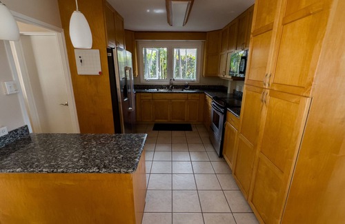 Diamond Head - Kapahulu - St. Louis House | 3-bedroom house in Waikiki with pool/jacuzzi, walking distance from the beach