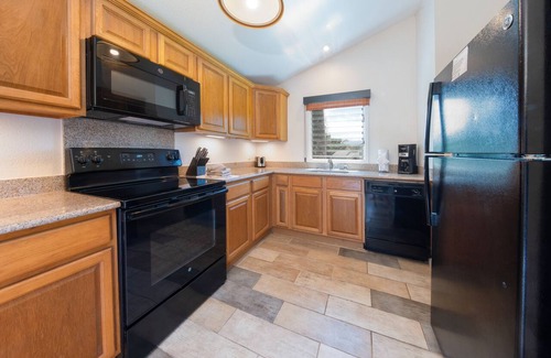 Princeville Hotel | 3 Units | Kitchen | Balcony | Pool | Near Princeville Beaches & Golf