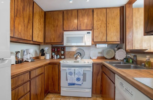 Diamond Head - Kapahulu - St. Louis Condo | 35% Discount Book Now-Danno's Hawaii Five-O Condo, Diamond Head, Full Ocean View