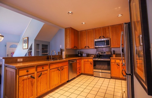Poipu Condo | 3BR condo with A/C, pool & 10min walk to the beach!