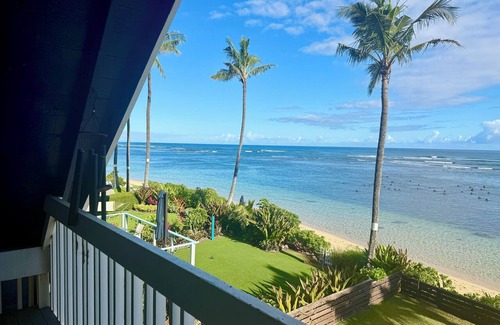 Mokuleia House | 4-bedroom Beach House on Oahu's North Shore, Ocean Front, Sauna/Cold Plunge