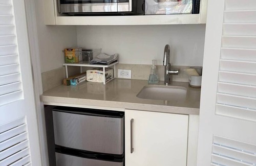 Lanikai House | 5-star Lanikai BEACHFRONT (5 bedrooms,sleeps 13)