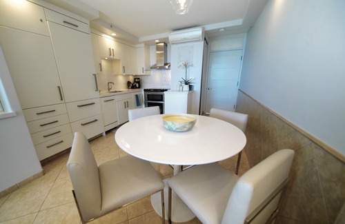 Kihei Condo | 5 - Star MAUI Paradise: Newly Remodeled Ocean-End Beachfront Condo