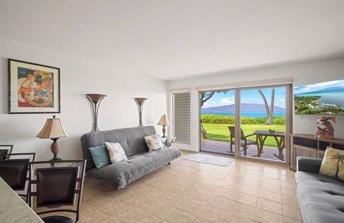 Ualapue Condo | 7 Mi to to Kamakou: Oceanfront Condo w/Lanai!
