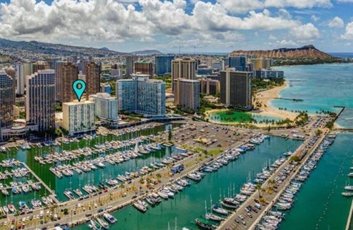 Waikiki Condo | Absolutely Oceanfront - Amazing view- Full Kitchen- full disability access.