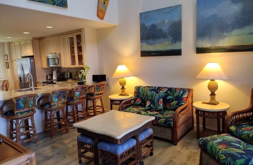 Historic Kailua Village Condo | Alii Cove Luxury Condo with Loft. Spectacular Ocean View. Walk to Town & Beach.